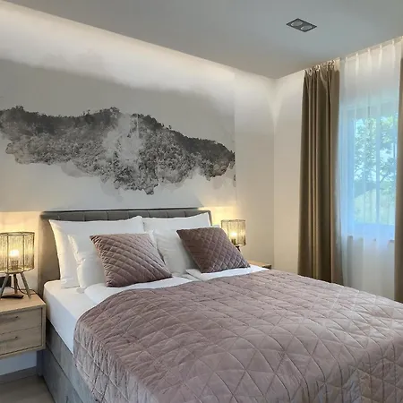 Nalani Nyaraló Póla