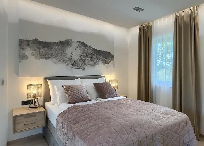 Nalani Nyaraló Póla